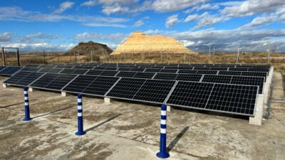 placas solares cercadas