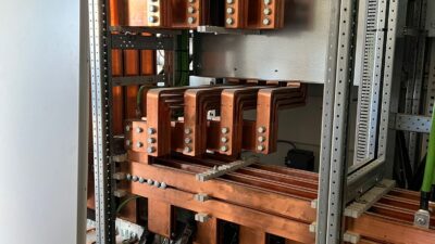 interior de armario eléctrico